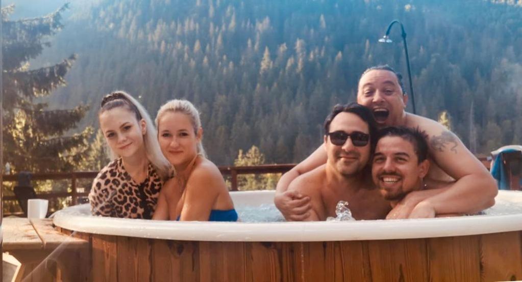 Cabana "Trei Brazi " Retezat Rîu de Mori Exteriör bild