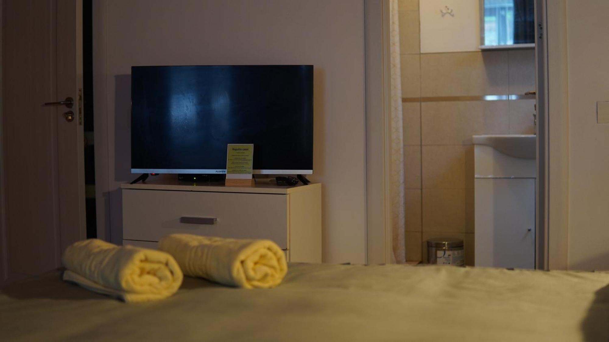 Cabana "Trei Brazi " Retezat Rîu de Mori Exteriör bild